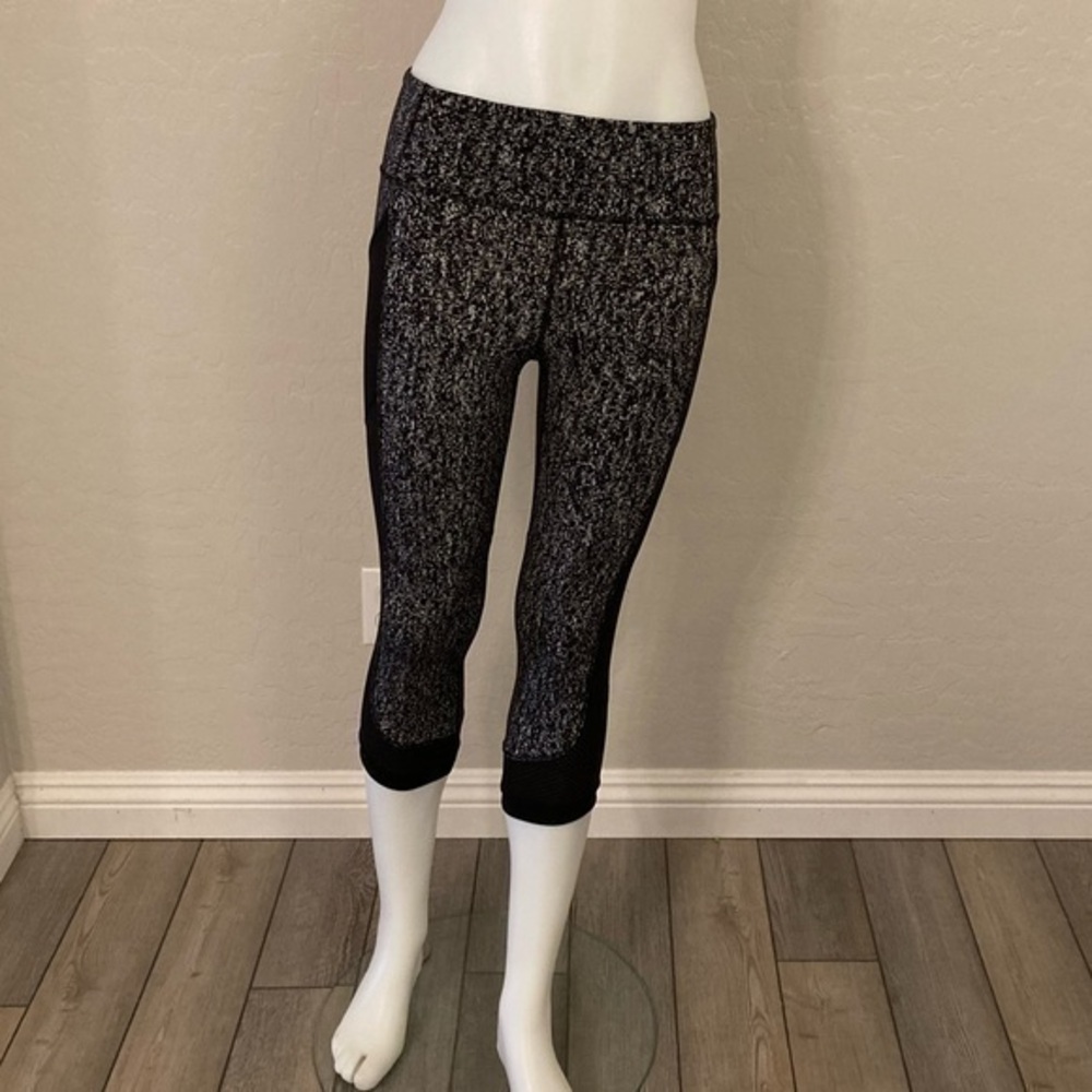 Lululemon Fit Physique Cropped Jacquard Mesh Leggings Size 6